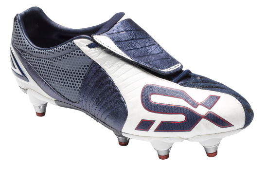 UMBRO SX VALOR – PERRY GROVES FOOTBALL BOOT TEST