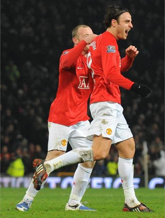 ROONEY WEARS NEW TOTAL 90 LASER II COLOURWAY