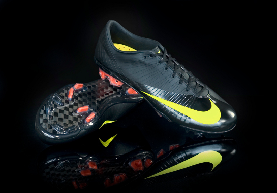 IT’S BACK! THE NIKE MERCURIAL VAPOR SUPERFLY