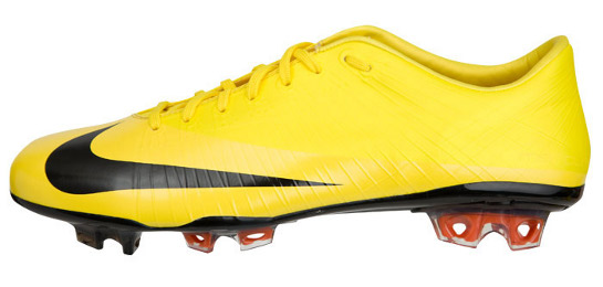 black and yellow nike mercurial