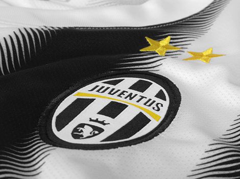 JUVENTUS HOME & AWAY SHIRTS 2011-12