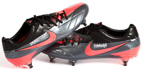 ARSENAL V MAN UTD: NIKE #MAKEITCOUNT TWITTER BOOTS