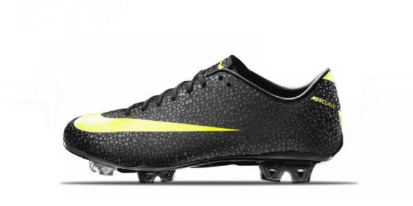 cr7 black football boots